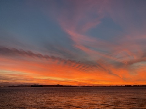 瀬戸大橋と夕日