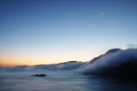 兵庫 日和山海岸 傾瀉入海的瀧雲（雲海）
