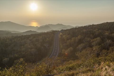 清晨知床峠——北海道的寧靜山巒風景（北海道）