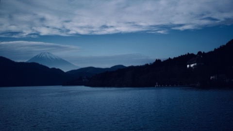 蘆之湖畔，富士山的沉靜凝視（神奈川縣）