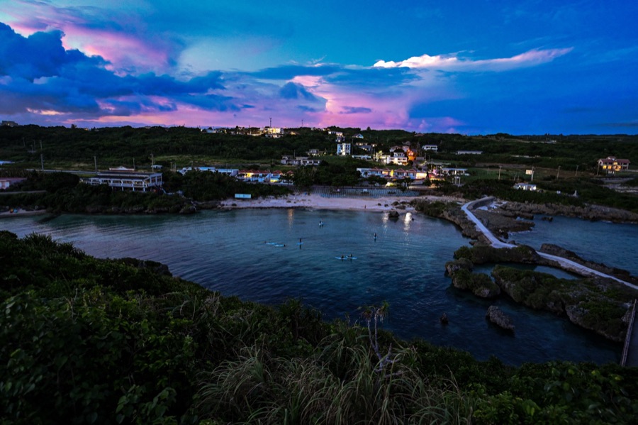 夕暮れのインギャーマリンガーデン（沖縄県）