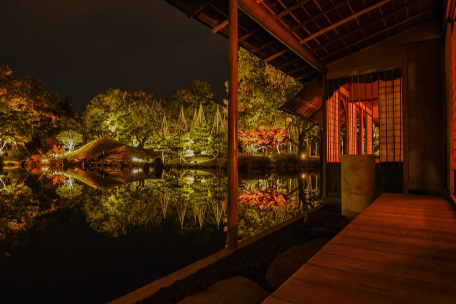 養浩館庭園の紅葉（福井県）