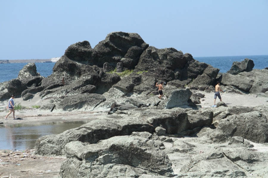 青森　深浦町のかぶと岩（青森県）