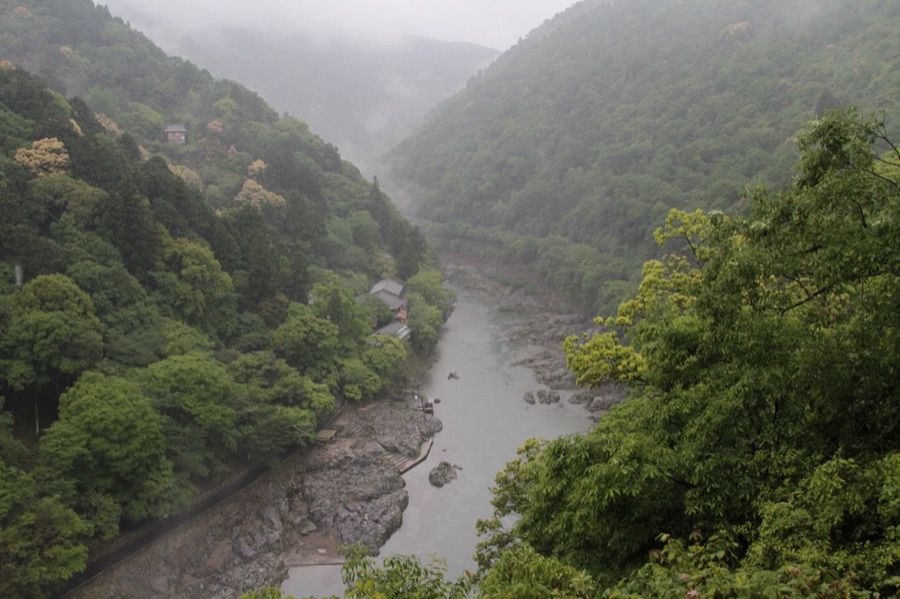 京都　嵯峨野　亀山公園より桂川を望む（京都府）