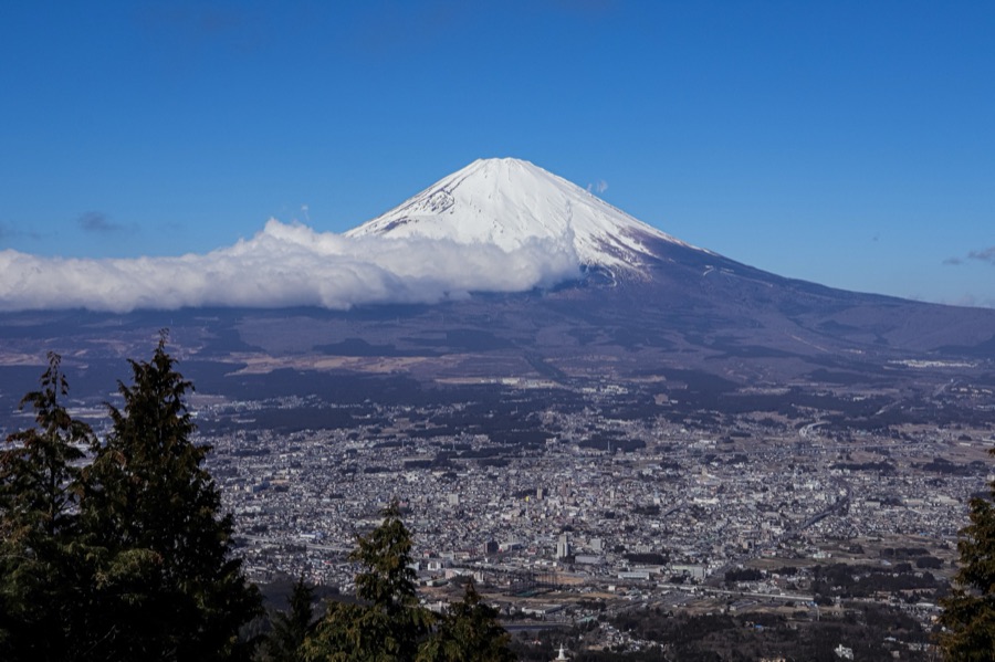 乙女峠からの富士山と御殿場の街並み（静岡県）